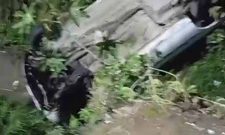 Video:Aparatosa volcadura en Xalapa