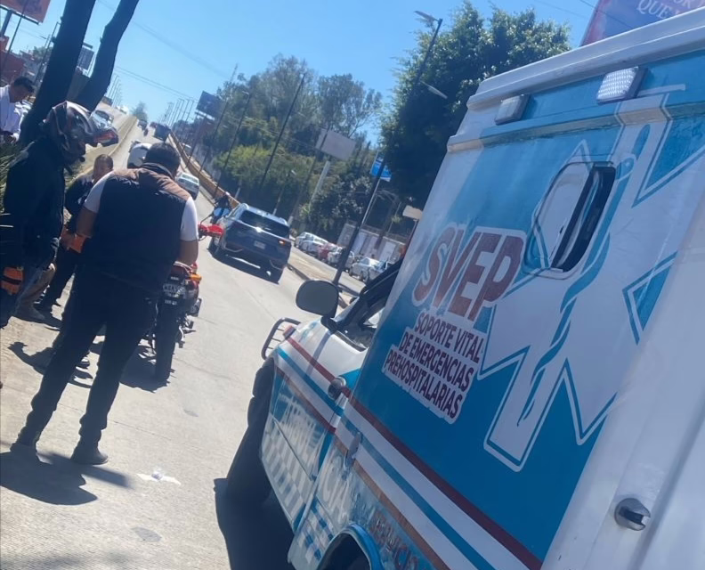 Peatón es arrollado en la Avenida Lázaro Cárdenas