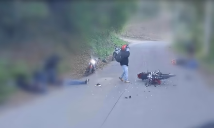 Chocan dos motocicletas, una persona perdió la vida en la zona de Tlanelhuayocan