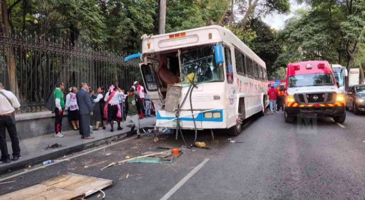 Accidente con peregrinos en CDMX: al menos 10 personas resultan lesionadas