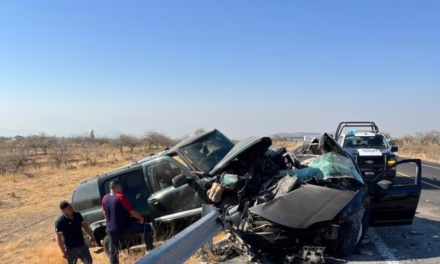 Aparatoso accidente deja 4 muertos y tres lesionados en la autopista Siglo XXI
