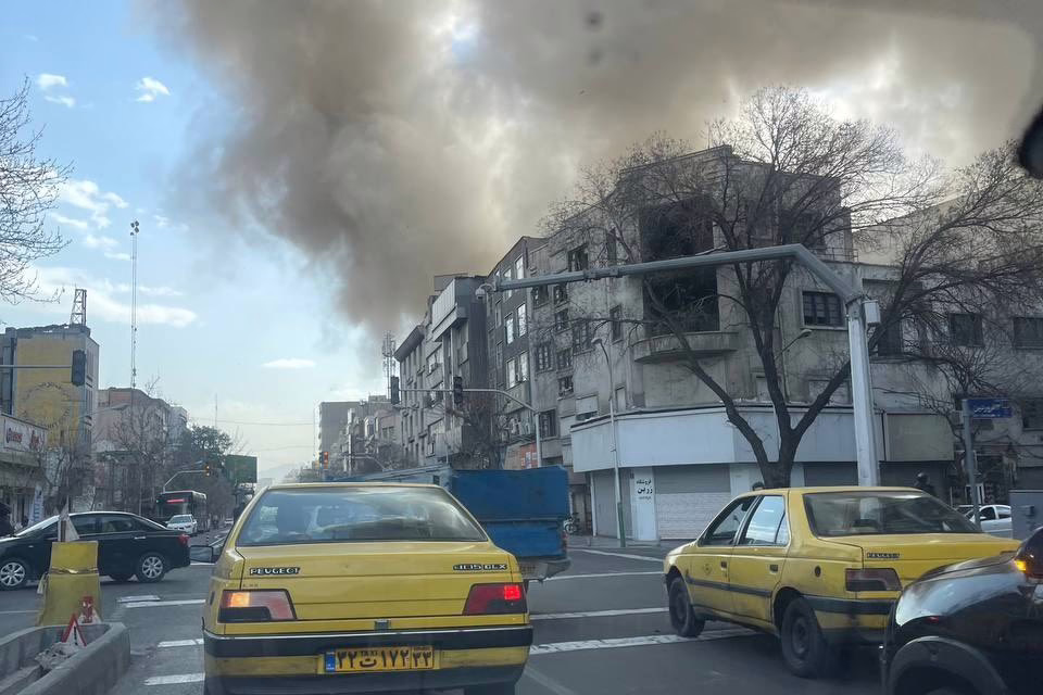 Bombardeos de Israel y Estados Unidos contra Irán alcanzaron objetivos en Teherán y otras ciudades.