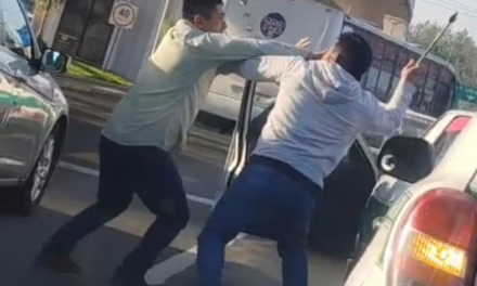 Video: Riña entre taxistas  en la Avenida Lázaro Cárdenas