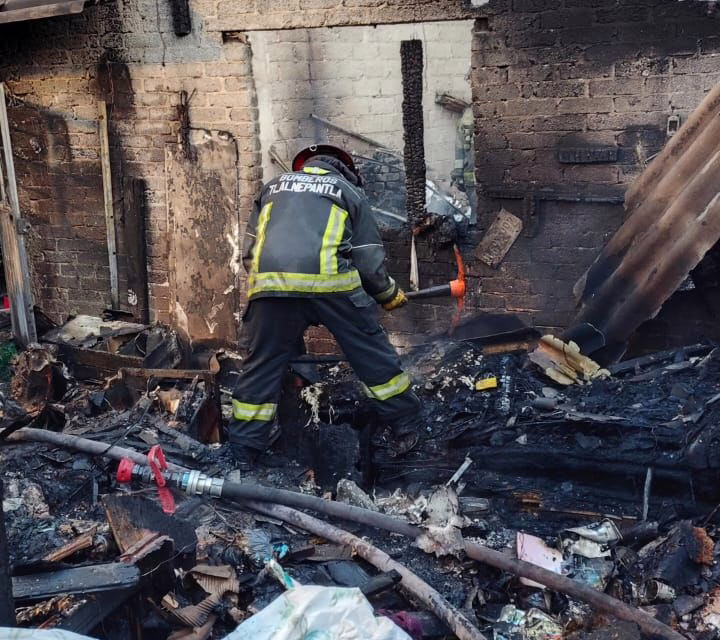 Por fuego ocasionado por fogata, fallecen madre e hijo en Tlanepantla