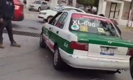 Accidente en la Avenida Araucarias genera caos en el retorno de la calle Tapachula