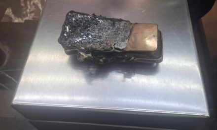 Muere hombre tras explosión de su celular y caída de 30 metros