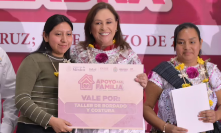 Empeñé mi palabra y aquí estamos: Rocío Nahle entrega recursos directos para emprendedores