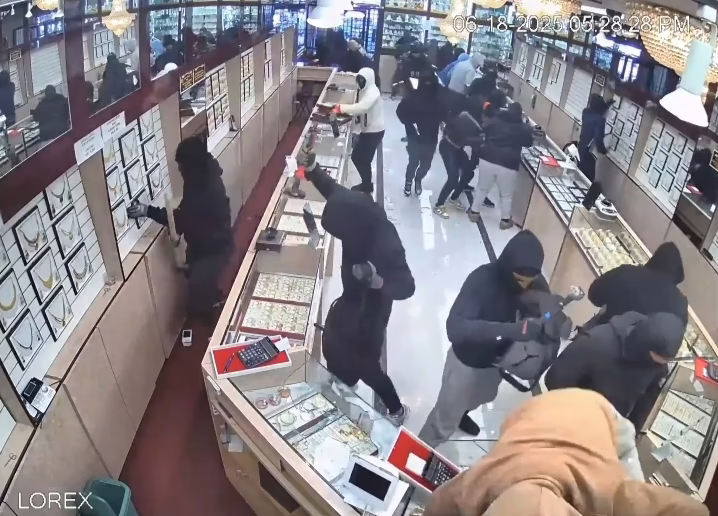 video del robo en Fremont, California, donde ladrones se llevaron joyas por valor de 1,7 millones de dólares