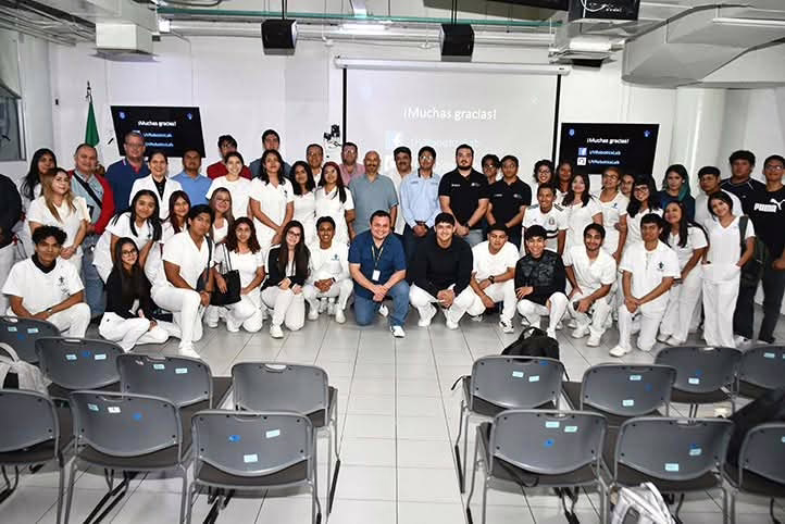 IA debe utilizarse con conocimiento, criterio y creatividad: Decano UV