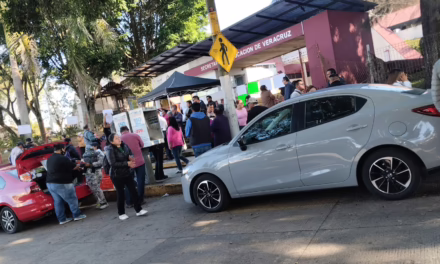 Toman instalaciones de la SEV, Xalapa