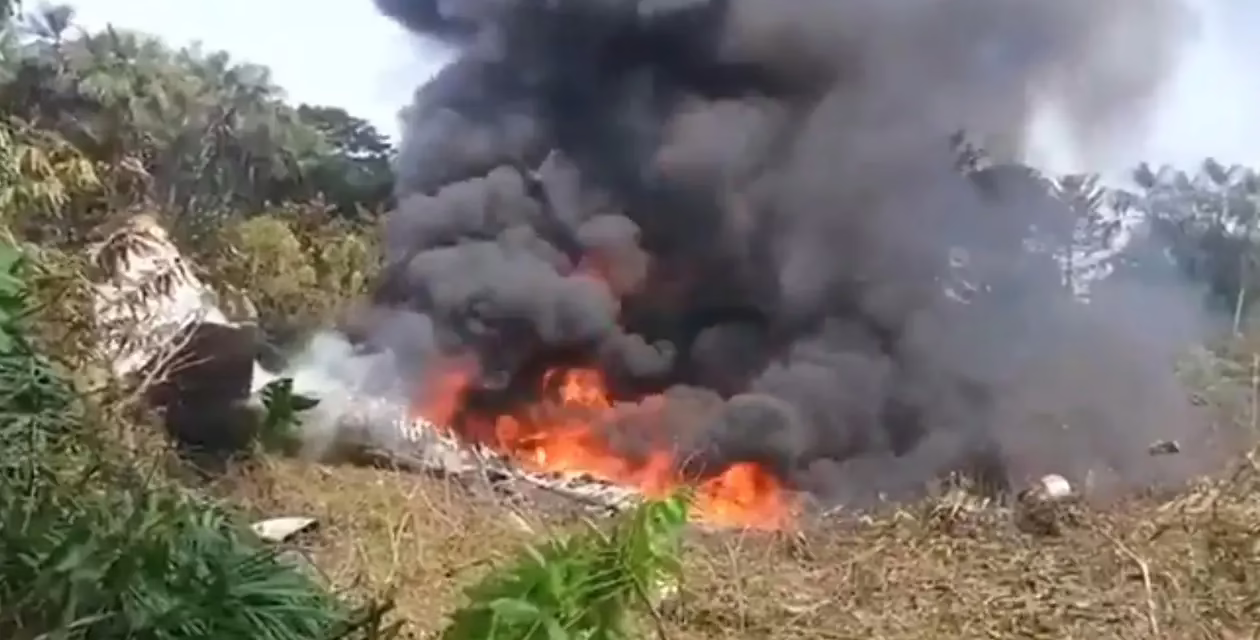 Video:Accidente de avión militar en Colombia deja decenas de soldados involucrados Internacionales