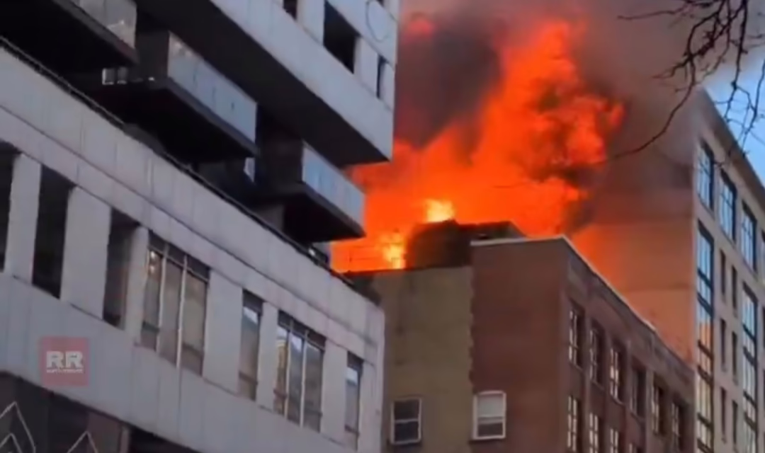 Explosión e incendio en edificio de Toronto Canadá