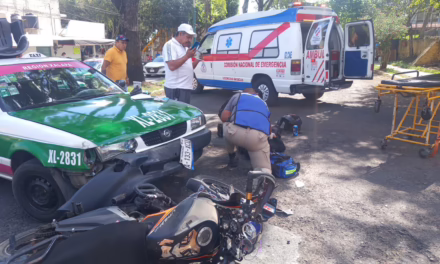 Corte de circulación provoca accidente entre taxi y motociclista en la colonia Progreso