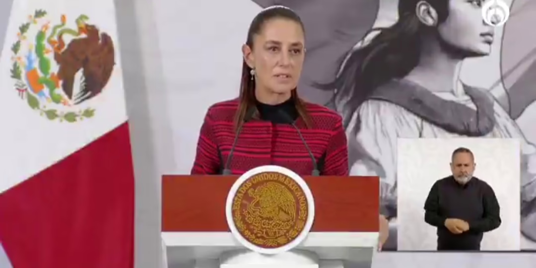 NO ESTA PROHIBIDO TOMAR EL SOL EN PALACIO, PERO HAY QUE TENER RESPETO AL PALACIO NACIONAL