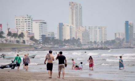 Con playas limpias, Veracruz espera alta afluencia turística este fin de semana