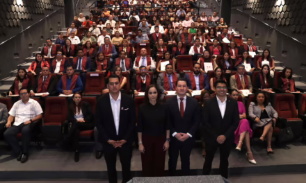 Egresados del Consorcio Clavijero reciben Actas de Recepción Profesional y de Grado