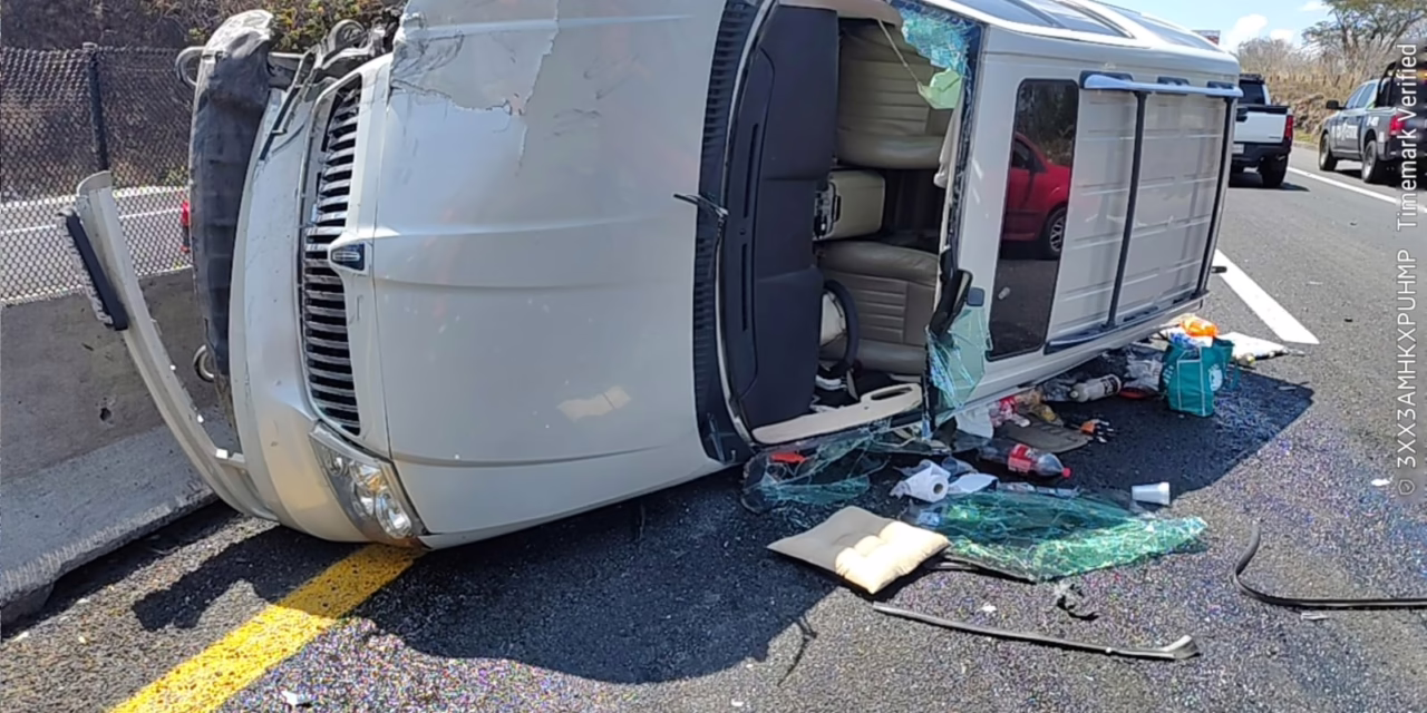 Volcadura de camioneta en la carretera Veracruz-Xalapa