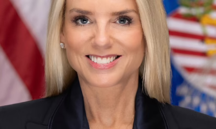 DESTITUYEN A PAM BONDI COMO FISCAL GENERAL DE ESTADOS UNIDOS