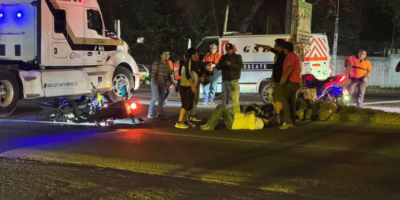 Percance vial frente al CETIS: Motociclista resulta lesionado tras accidente