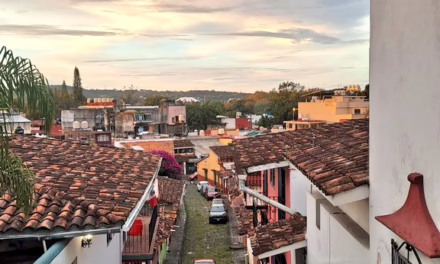 Condiciones favorables para nieblas, lloviznas y lluvias moderadas a fuertes acompañadas de tormentas aisladas en el Estado de Veracruz