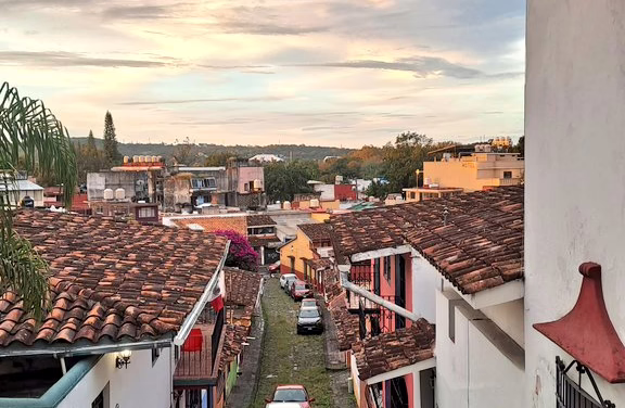 Condiciones favorables para nieblas, lloviznas y lluvias moderadas a fuertes acompañadas de tormentas aisladas en el Estado de Veracruz