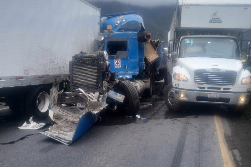 Accidente nuevamente en la autopista Ciudad Mendoza-Orizaba genera movilización de emergencia