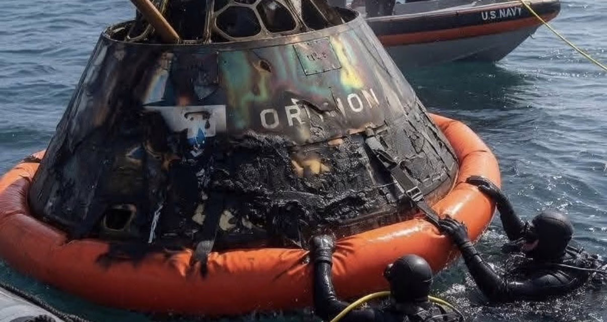 La capsula Orion, luego del histórico amerizaje de la misión Artemis II