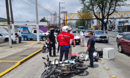 Motociclistas lesionados en la avenida Lázaro Cárdenas