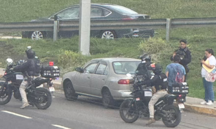 Recupera Policía Estatal vehículo con reporte de robo en Xalapa 