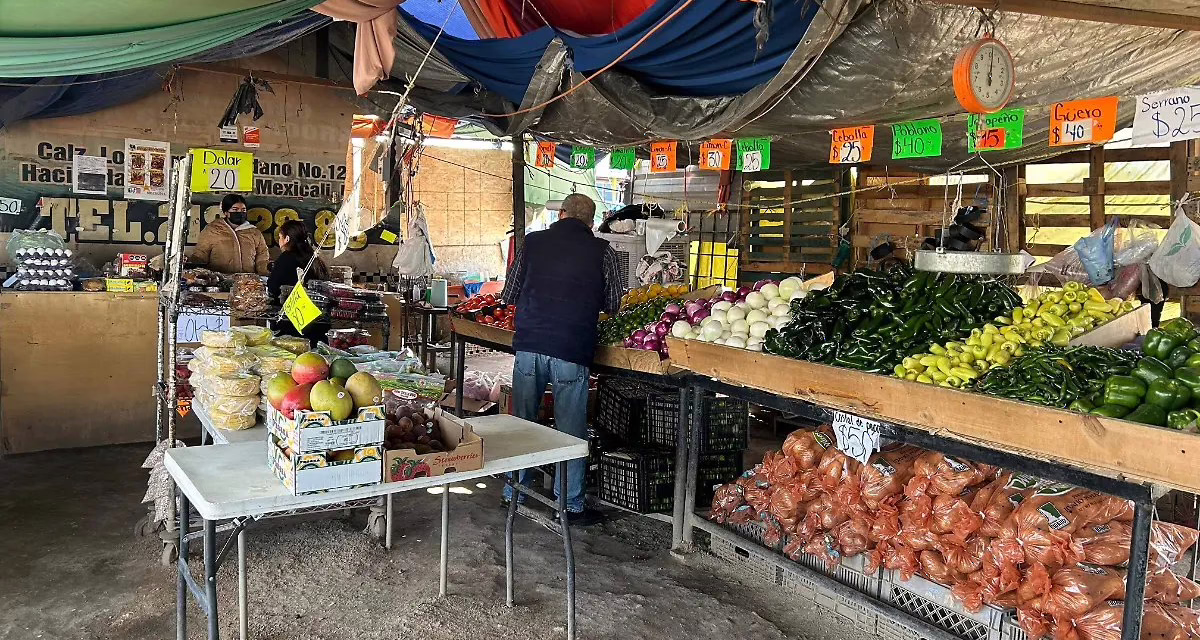 Sheinbaum busca frenar el aumento de la canasta básica y señala a gasolineros por alza
