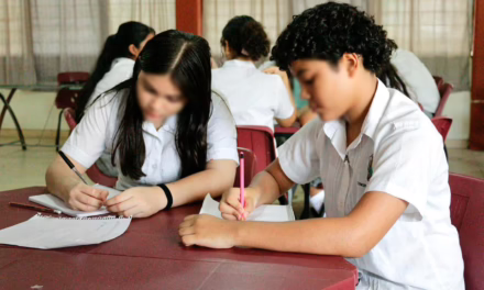 Retornan a las aulas más de 1.6 millones de alumnos en Veracruz