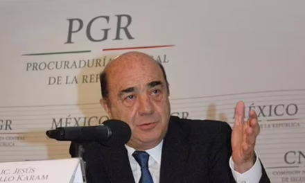 Familia desmiente muerte de Murillo Karam tras rumores; sigue grave