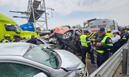 Video:Fuerte accidente desata caos en el Circuito Exterior Mexiquense