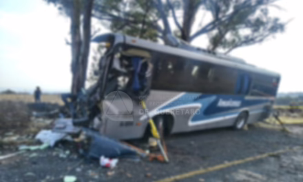 Accidente de autobús en Amealco deja al menos 9 personas muertas: