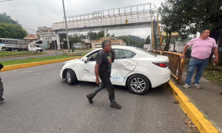 Accidente en el “Gallito” afecta la circulación en la Xalapa-Banderilla