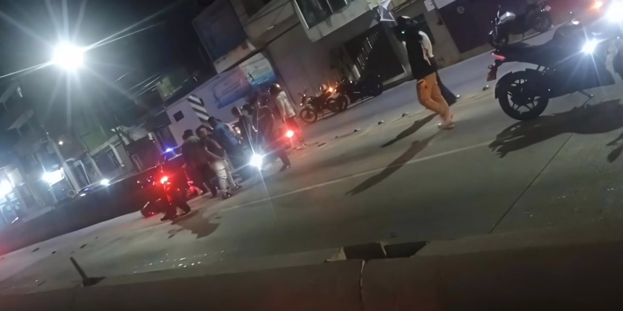Motociclista herido tras impactar muro en la Av. Lázaro Cárdenas