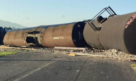 Descarrila tren con más de 9 mil litros de material flamable en Tlaxcala