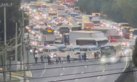 BLOQUEO EN LA MÉXICO–PACHUCA GENERA CAOS VIAL