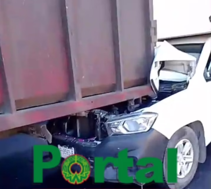 Impacto por alcance en la autopista Veracruz-Cardel: camioneta choca contra tractocamión