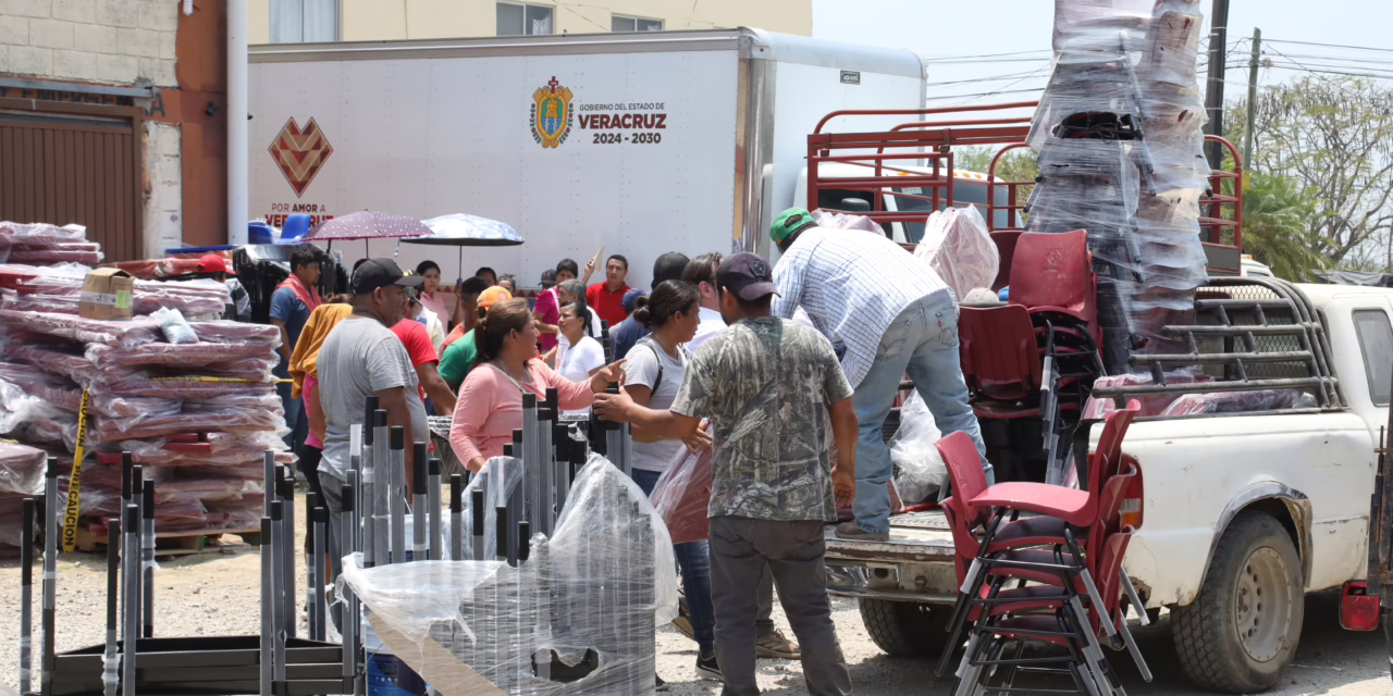 Transformando la Educación salda deuda histórica en telesecundarias, las equipa con pantallas