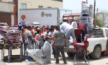 Transformando la Educación salda deuda histórica en telesecundarias, las equipa con pantallas