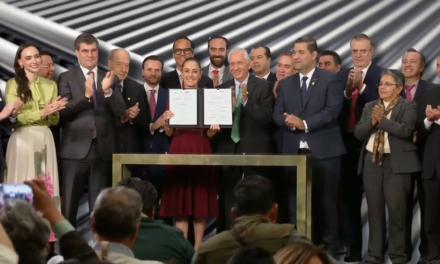 SHEINBAUM FIRMA ACUERDO PARA QUE TODA OBRA PÚBLICA USE ACERO MEXICANO