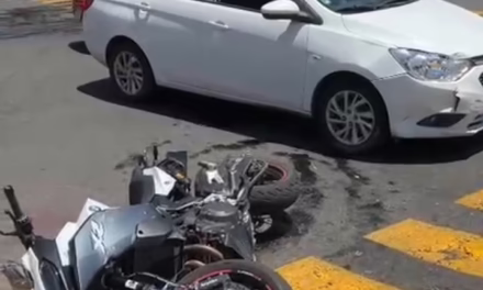 Choque en la Avenida Ferrocarril deja un motociclista lesionado