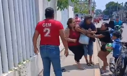Video: Festejo del Día del Niño termina en pelea de Madres de familia