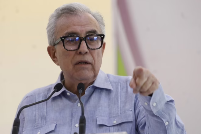 Descarta pedir licencia Rocha Moya tras acusaciones de EUA