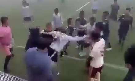 Video:Batalla campal en partido de fútbol termina en gresca en Puebla 