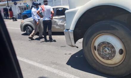 Accidente en el Bulevar Xalapa-Banderilla, tres vehículos involucrados