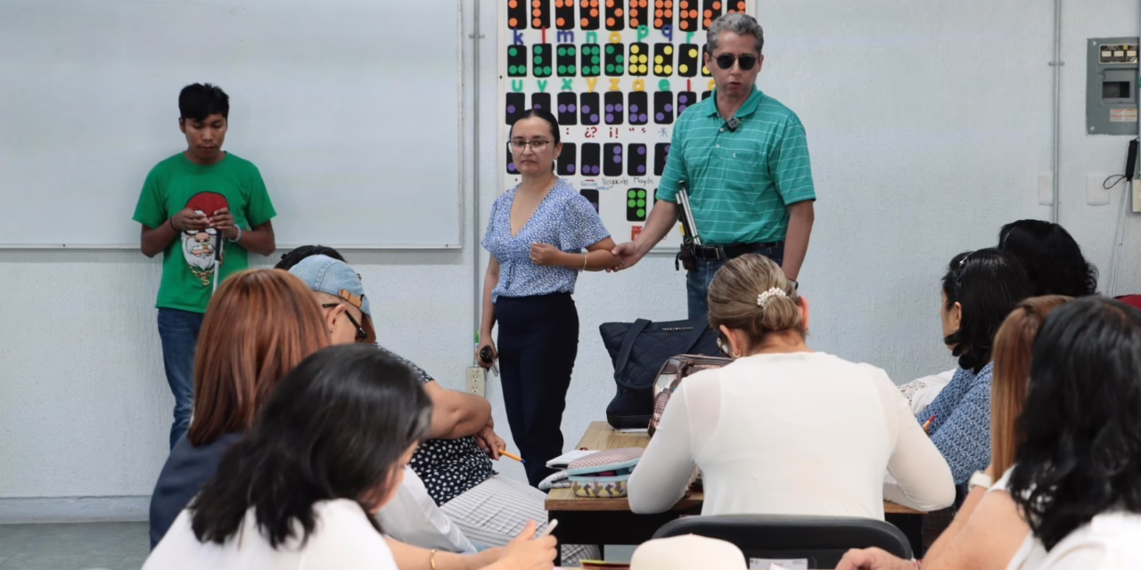 Docentes de Telesecundaria fortalecen estrategias para la inclusión de estudiantes con discapacidad visual