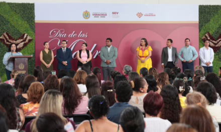 Reconoce SEV labor de madres trabajadoras al servicio de la educación en Veracruz