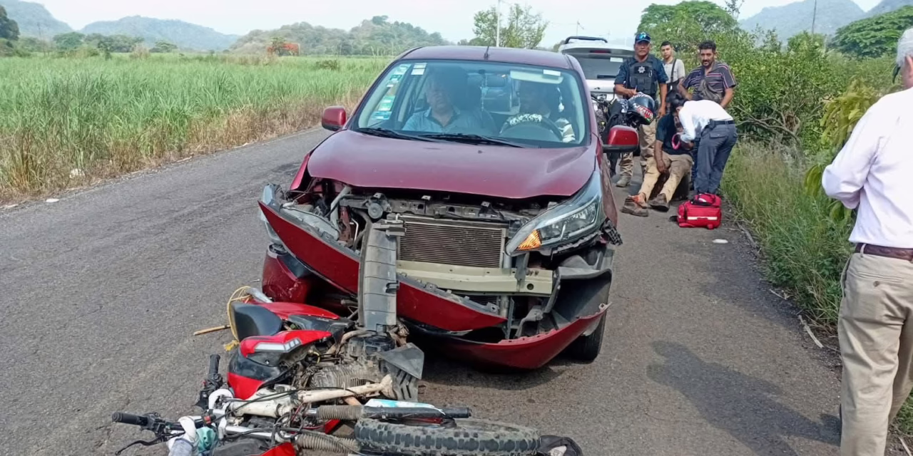 Un herido tras fuerte percance vial en la desviación a Jalcomulco